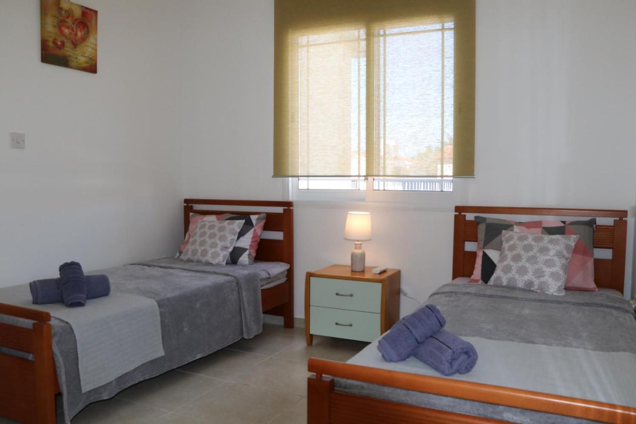 Cyking 2 Bed Apartment With Pool & 10 Min To Beach Paphos Esterno foto
