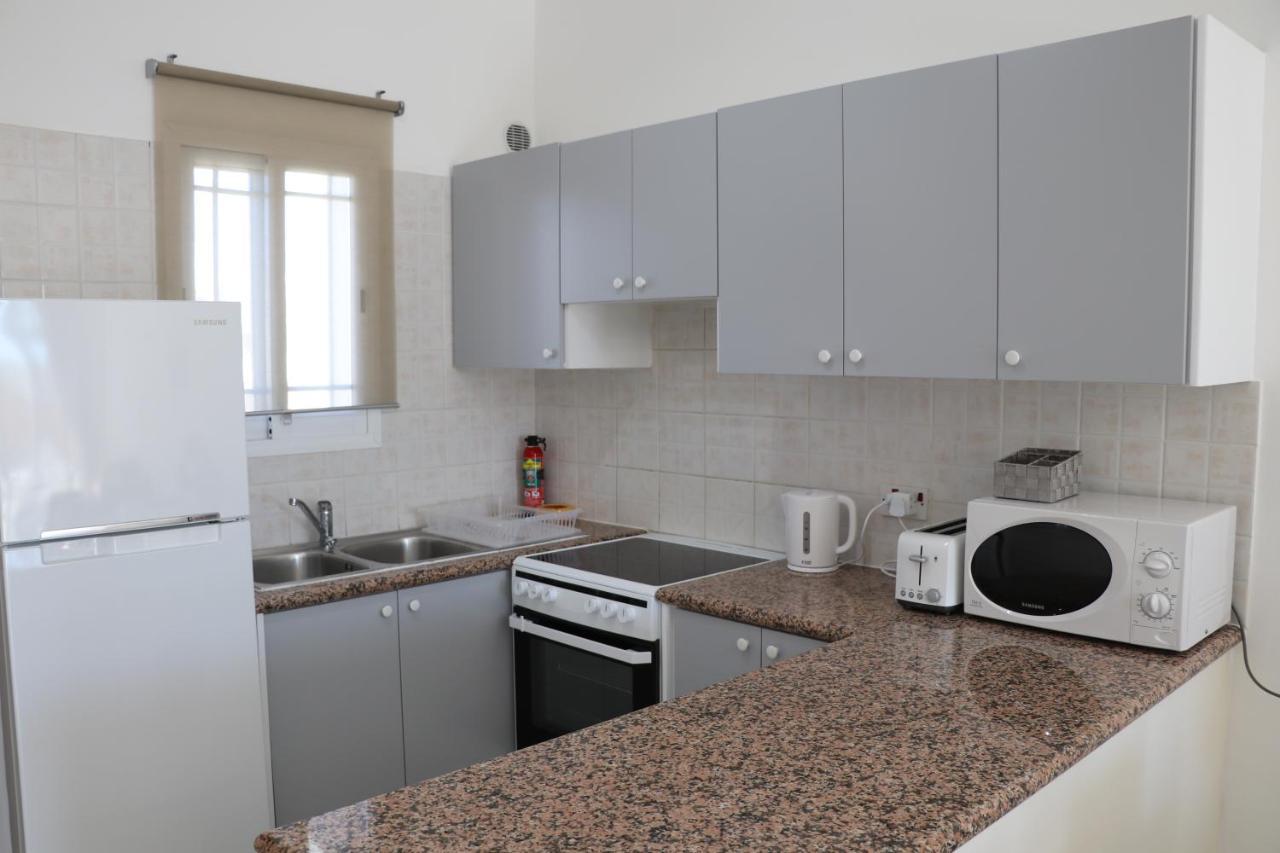 Cyking 2 Bed Apartment With Pool & 10 Min To Beach Paphos Esterno foto