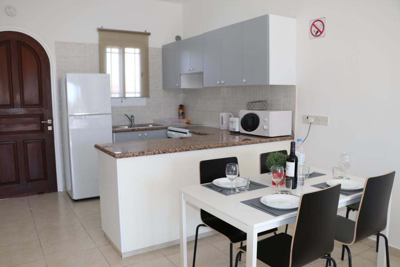 Cyking 2 Bed Apartment With Pool & 10 Min To Beach Paphos Esterno foto