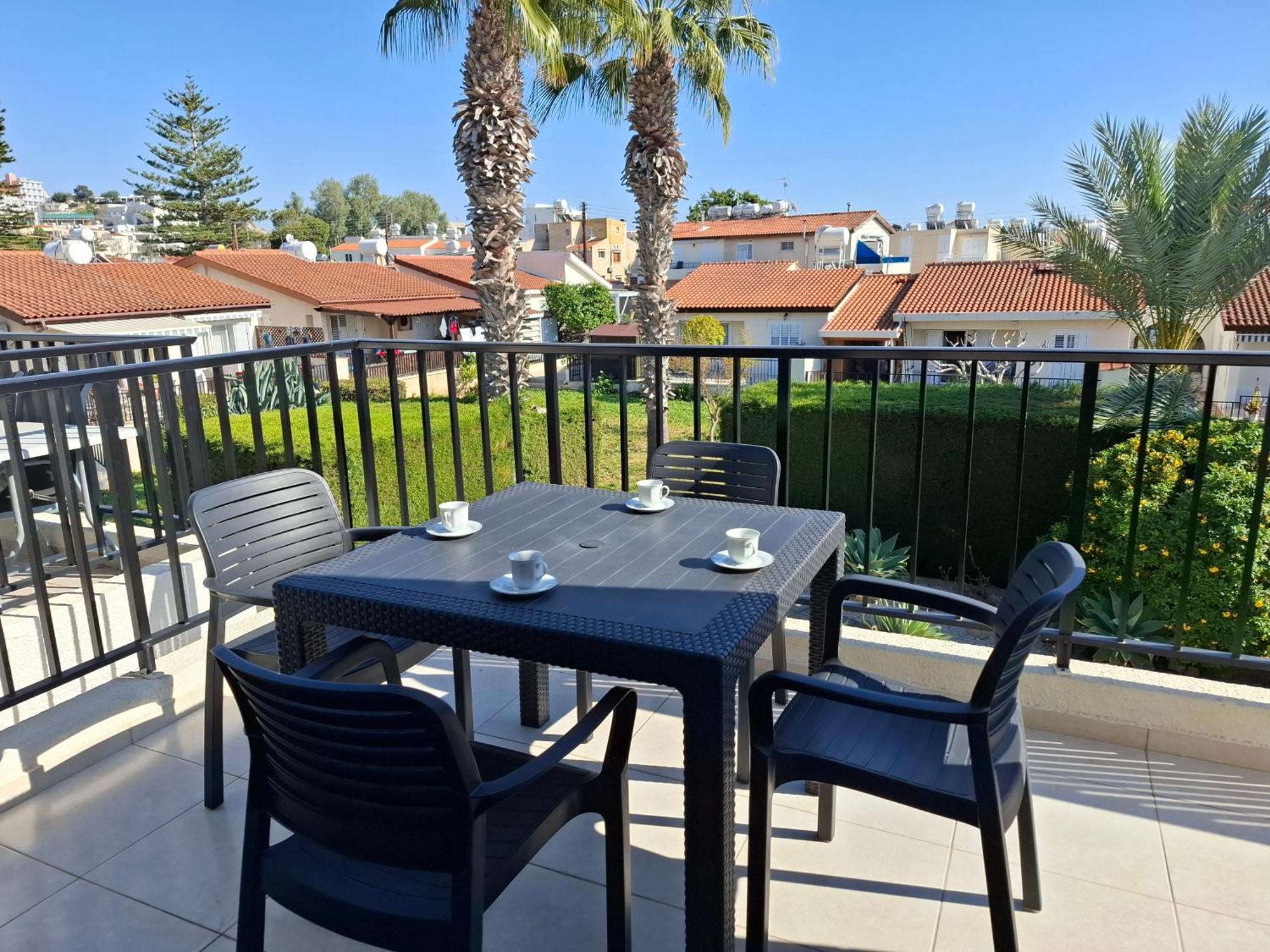 Cyking 2 Bed Apartment With Pool & 10 Min To Beach Paphos Esterno foto